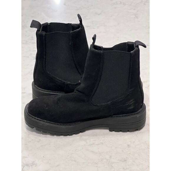 Sincerly Jules Women’s Chelsea‎ Faux Suede Ankle Pull On Chunky Boots Size 6.5 - Picture 2 of 9